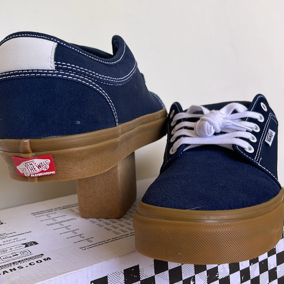 Vans Men’s Skate Chukka Low Dress Blues/Gum
VN0A4BX4FS1
Sneakers - Picture 10 of 16